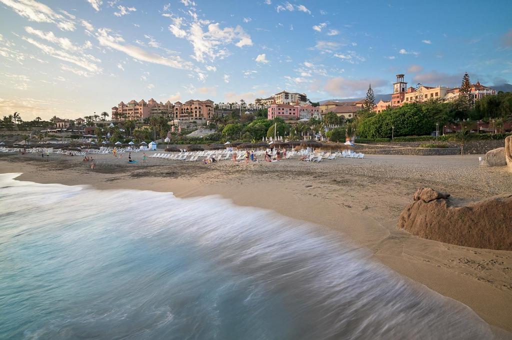 Playa Del Duque-Amazing Views 2 Bedroom Costa Adeje  Ngoại thất bức ảnh