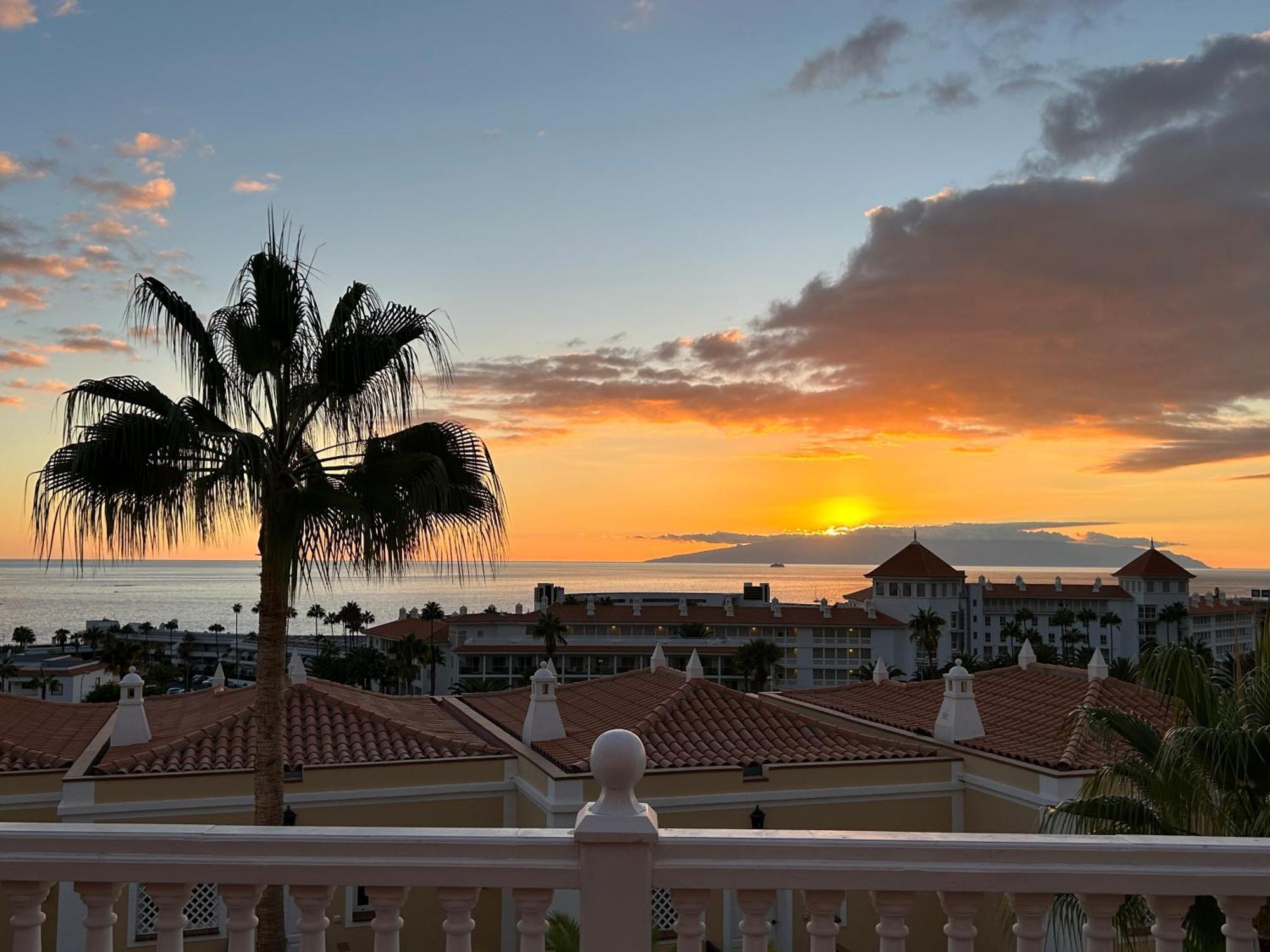 Playa Del Duque-Amazing Views 2 Bedroom Costa Adeje  Ngoại thất bức ảnh